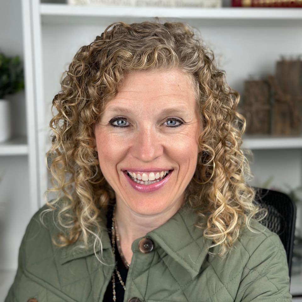 Amber Fox, Board Certified Holistic Health Practitioner and founder of Zareni Wellness Co.